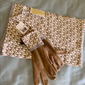 Scarf and glove set